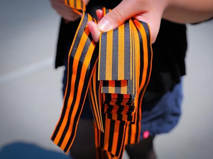 В еще одной постсоветской стране хотят запретить "георгиевскую ленту" В еще одной постсоветской стране хотят запретить "георгиевскую ленту"