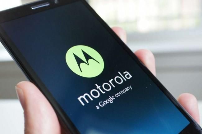 В мережі з'явилися фото патенту нового гнучкого смартфону від Motorola В мережі з'явилися фото патенту нового гнучкого смартфону від Motorola