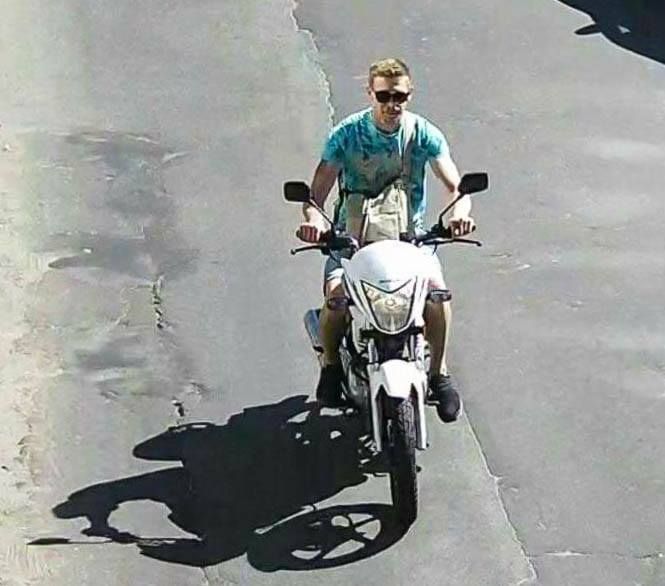 Появились фото мужчины, который украл мотоцикл Найема