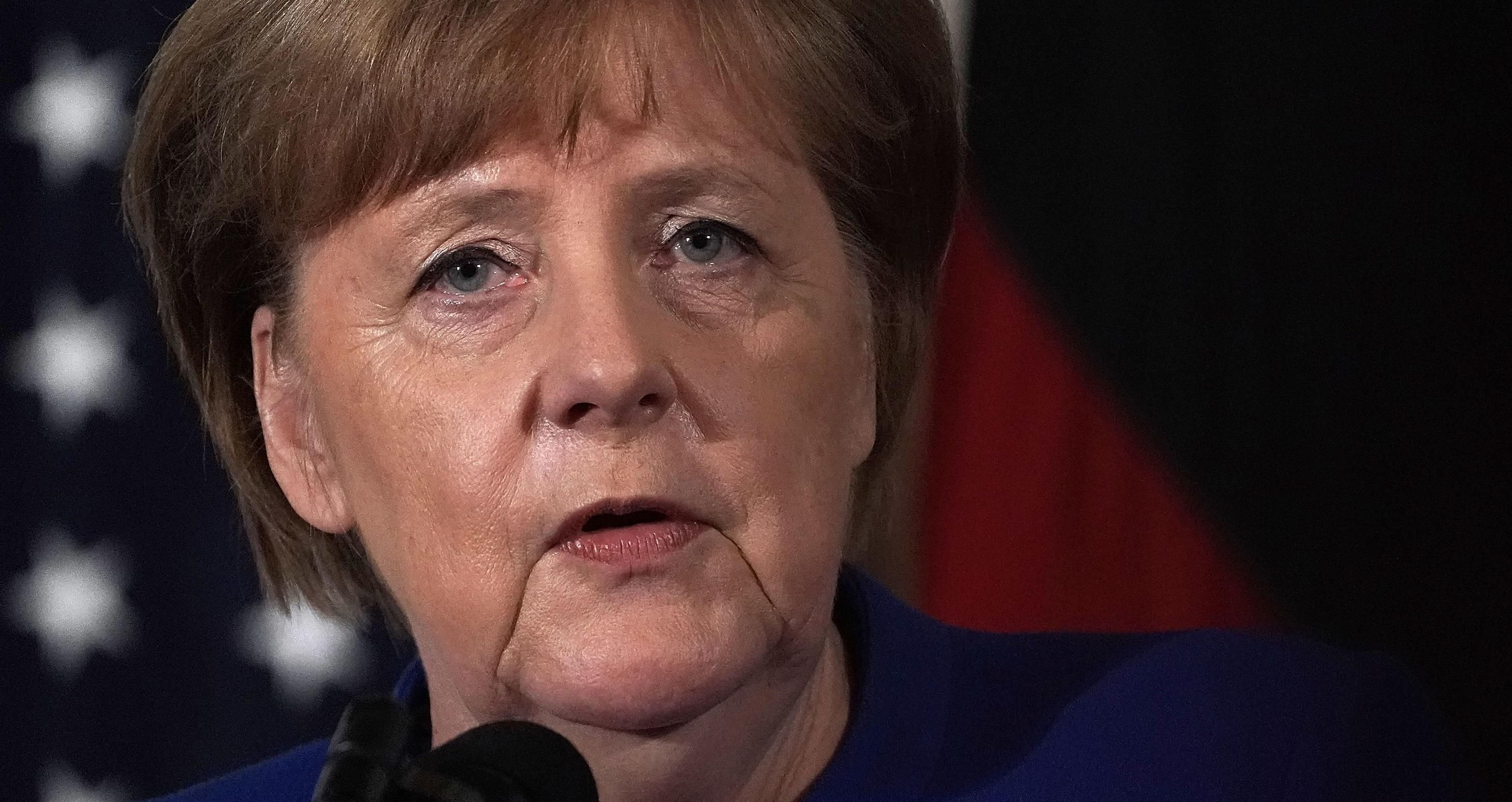 "Ежедневно новые человеческие жертвы": Меркель обеспокоена ситуацией на Донбассе "Ежедневно новые человеческие жертвы": Меркель обеспокоена ситуацией на Донбассе