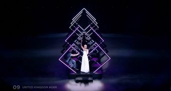 Евровидение 2018: во время выступления представительницы Британии на сцену выбежал неизвестный