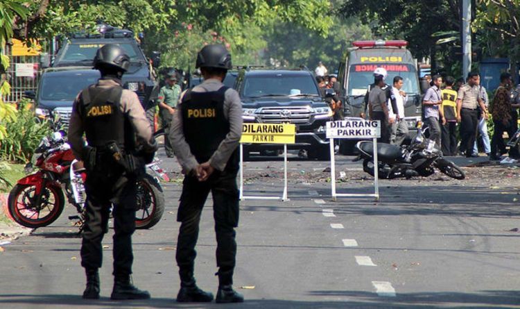 "Исламское государство" взяло на себя ответственность за теракты возле церквей Индонезии