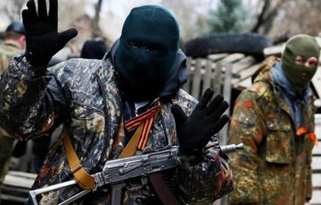 П'яні бойовики на Донбасі влаштували криваві "святкування" П'яні бойовики на Донбасі влаштували криваві "святкування"