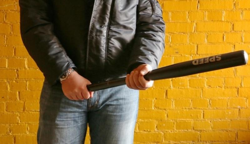 Группа поляков с битами напала на украинцев неподалеку от Варшавы. Одному из них проломили череп