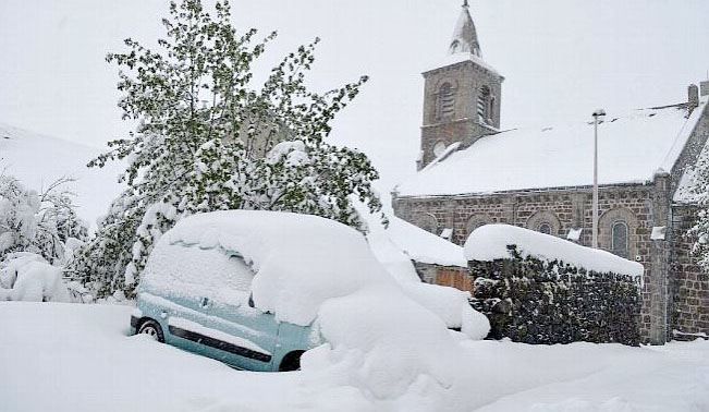 Францію накрив сильний снігопад: вражаючі фото Францію накрив сильний снігопад: вражаючі фото