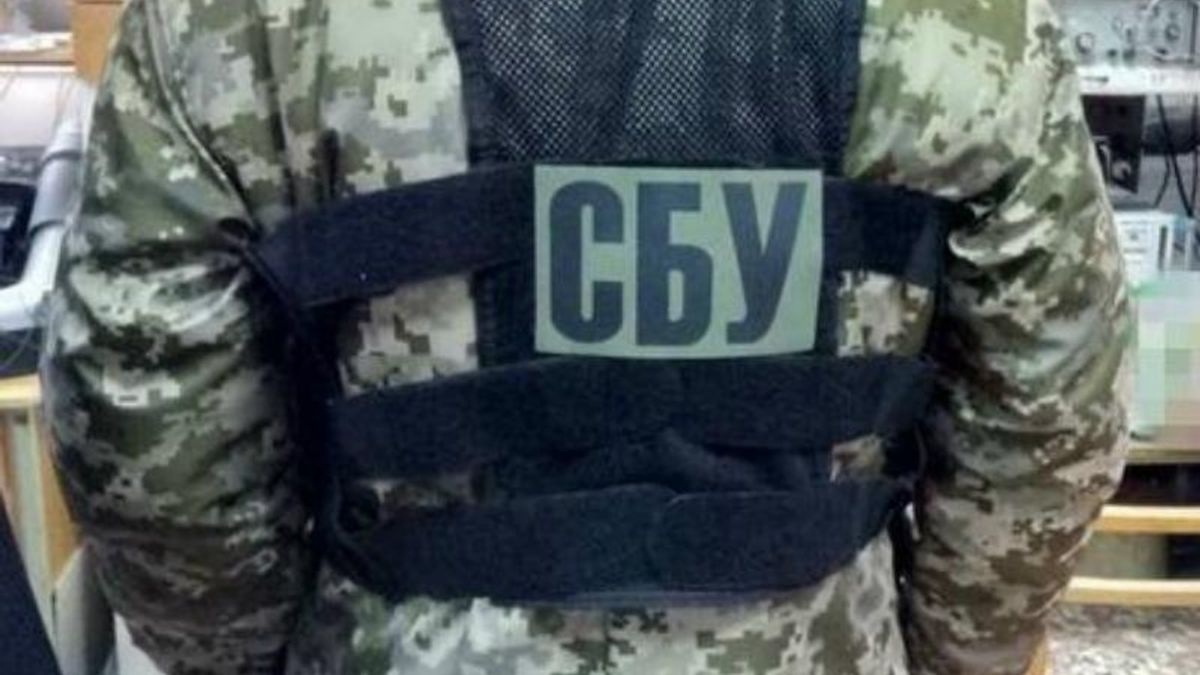 У Харкові СБУ затримала торговців зброєю із зони ООС У Харкові СБУ затримала торговців зброєю із зони ООС