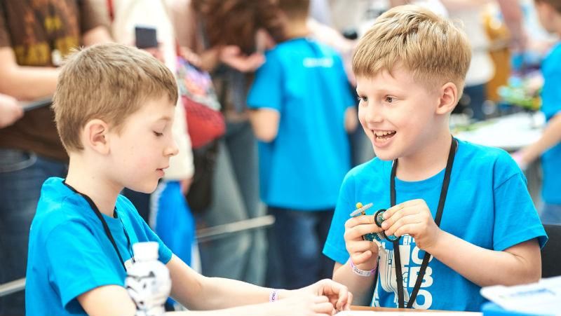 У Києві пройшов найбільший STEM-фестиваль з роботехніки в Європі: фотоогляд У Києві пройшов найбільший STEM-фестиваль з роботехніки в Європі: фотоогляд