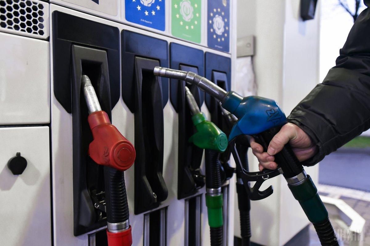 Ціни на бензин в Україні: як і коли зросте бензин - прогноз
