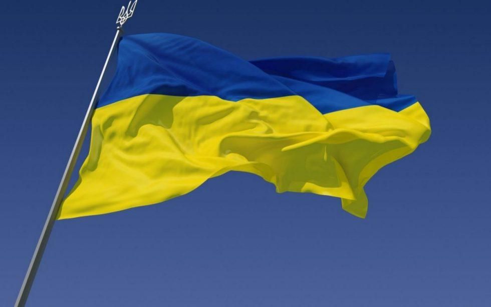 На Сумщине мужчина осквернил государственные флаги: так он выразил свое презрение к Украине
