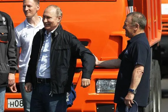Путін та Ротенберг (на фото – праворуч) на відкритті Кримського мосту