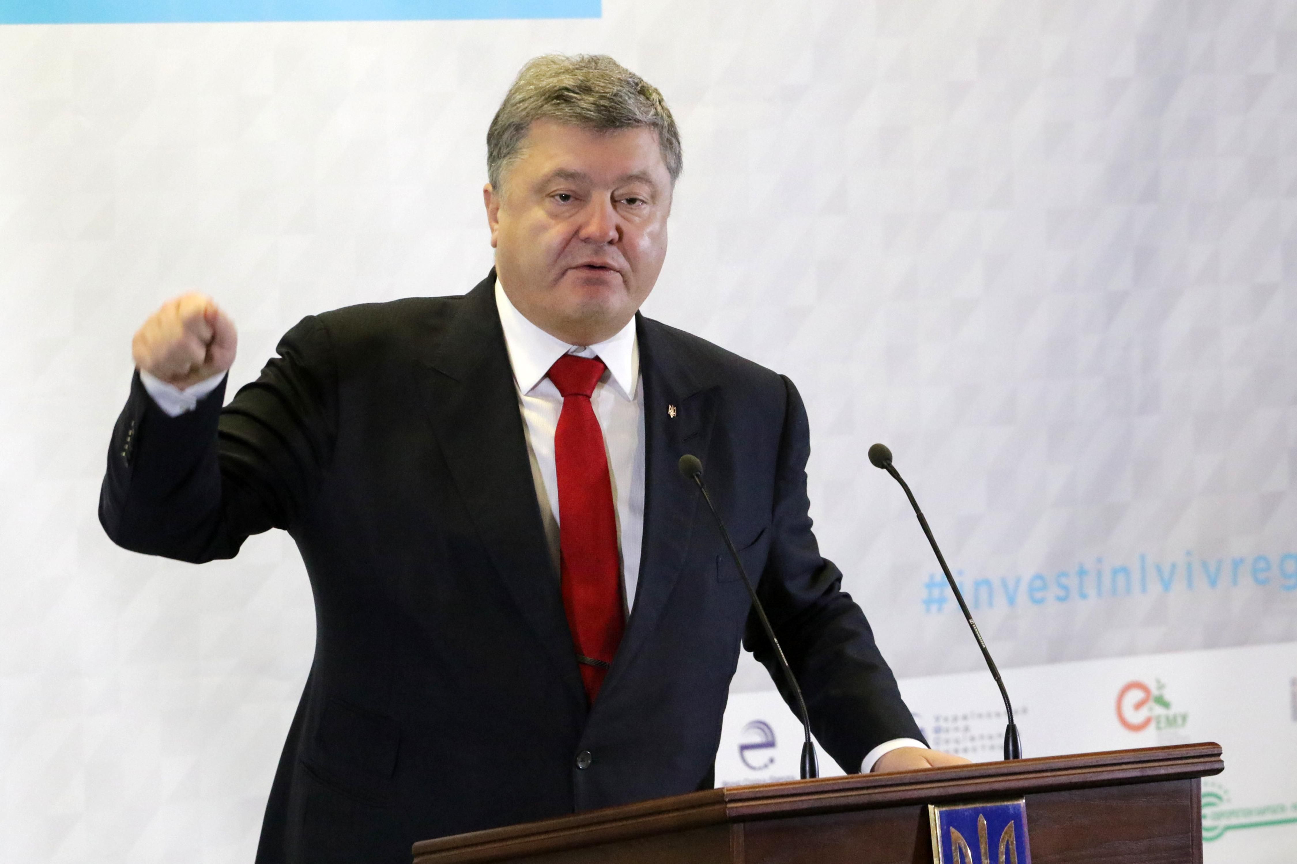 Порошенко отреагировал на голодовку Сенцова Порошенко отреагировал на голодовку Сенцова