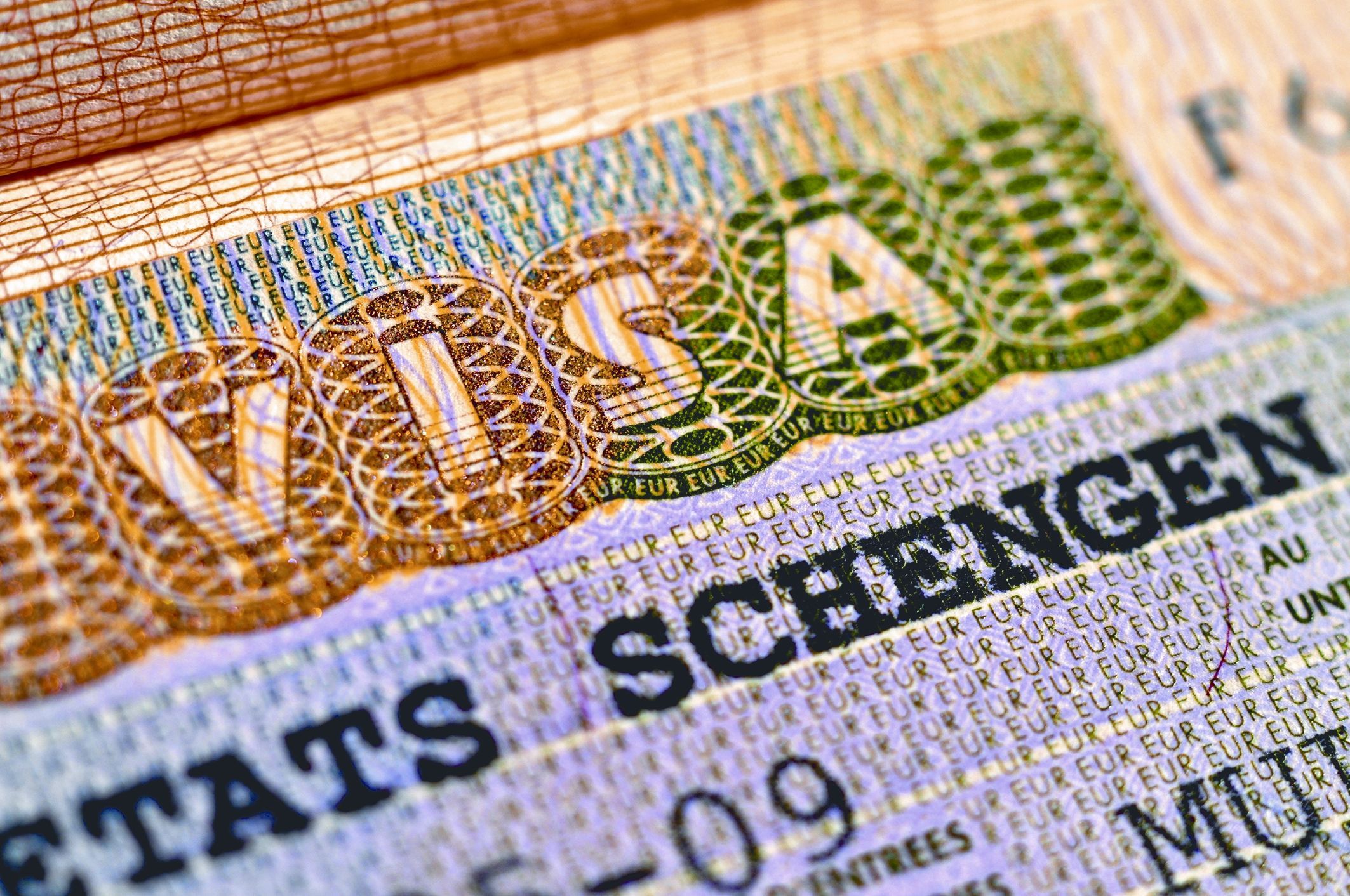 Еврокомиссия намерена усилить проверку для просителей виз