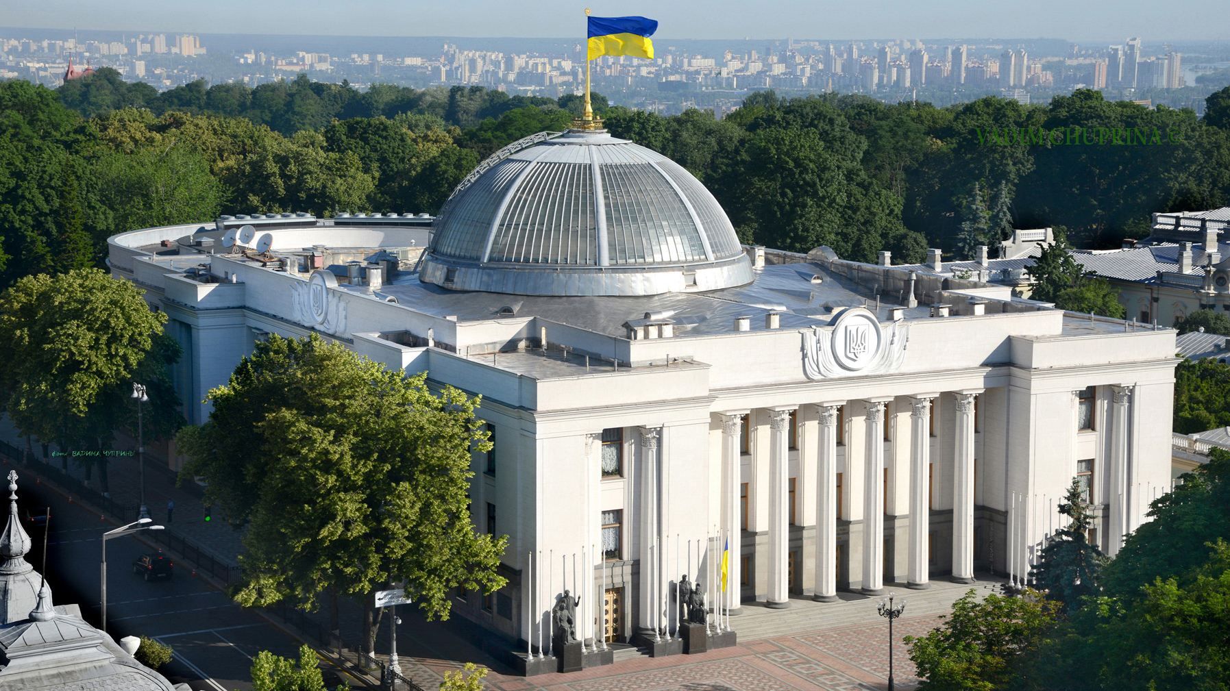 В Україні мають намір штрафувати посередників, які допомагають з працевлаштуванням за кордоном