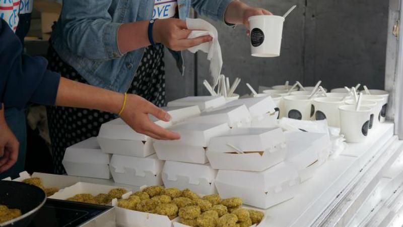 В Брюсселе украинские студенты открыли фуд-трак с пищей времен Голодомора