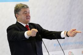Порошенко ввів у дію рішення РНБО про синхронізовані зі США санкції проти Росії