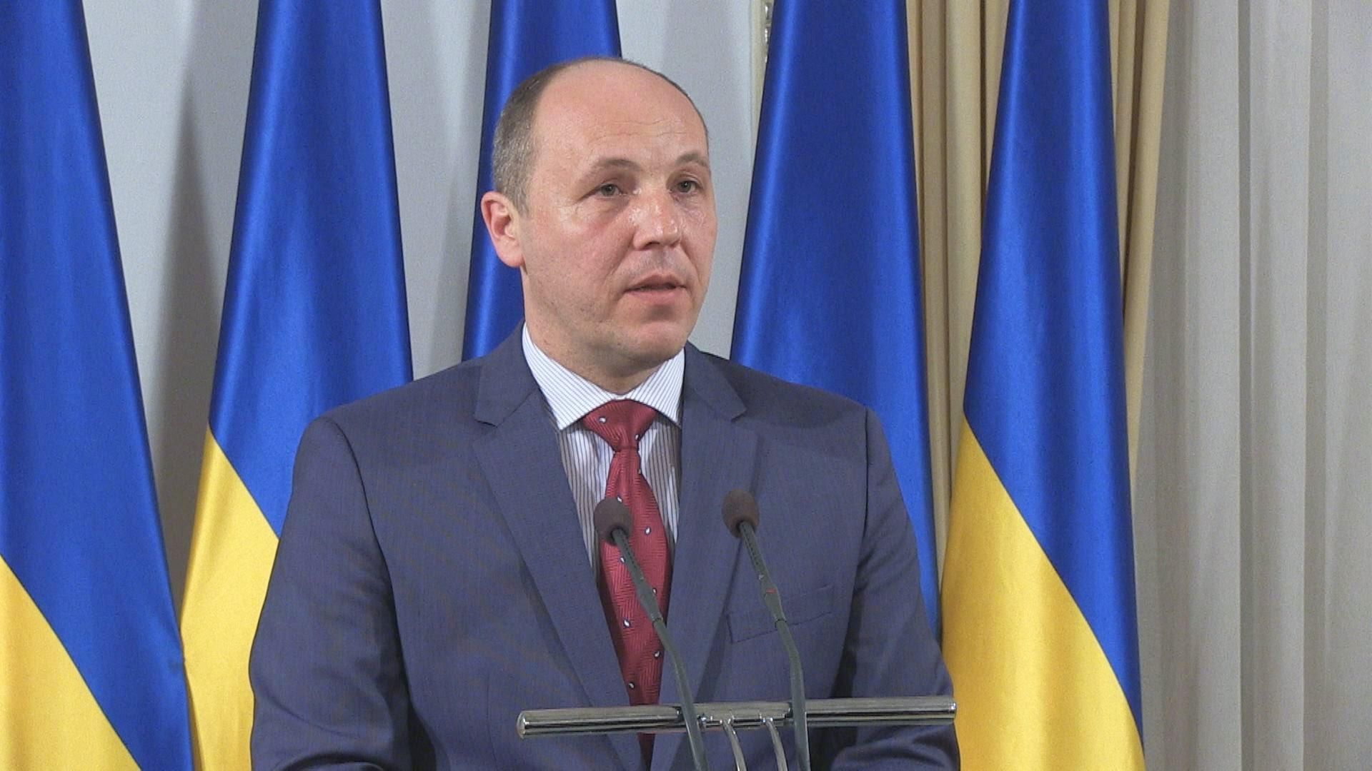 Парубий призвал украинцев в полдень почтить молчанием жертв депортации