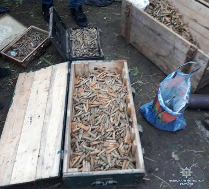 На Франківщині поліція вилучила вражаючу кількість зброї у колишнього військовослужбовця На Франківщині поліція вилучила вражаючу кількість зброї у колишнього військовослужбовця