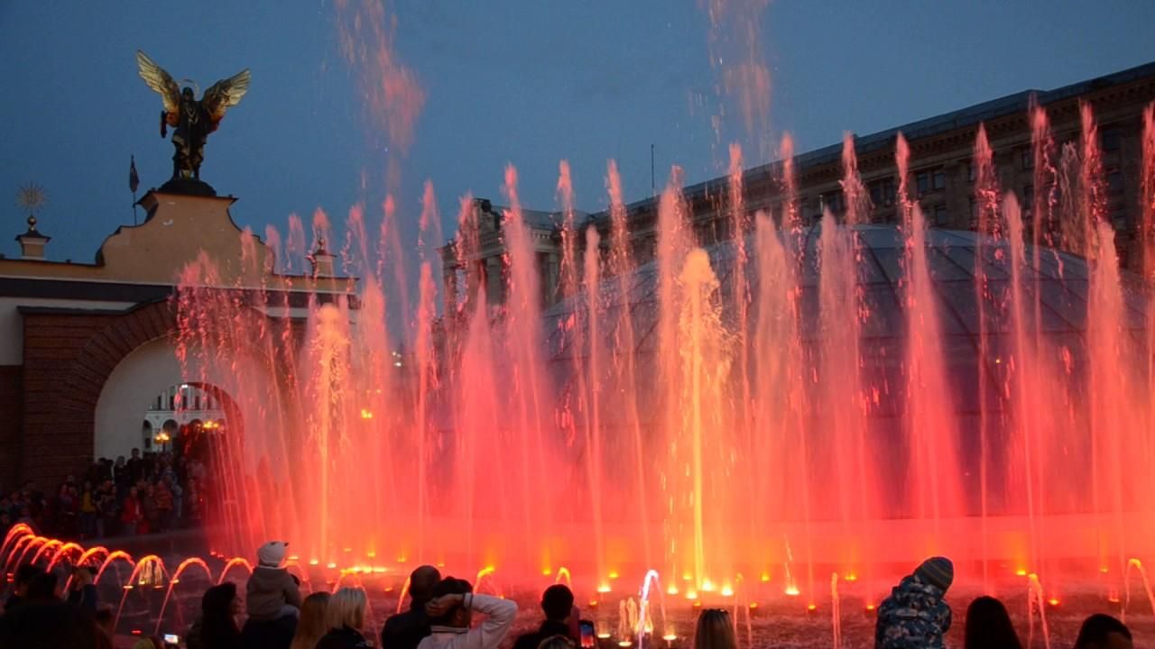 У "Київводфонді" пояснили, чому не можна купатися у столичних фонтанах