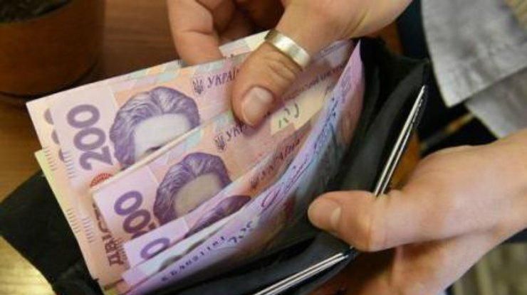 Порошенко ответил, когда и на сколько вырастет минимальная зарплата украинцев Порошенко ответил, когда и на сколько вырастет минимальная зарплата украинцев