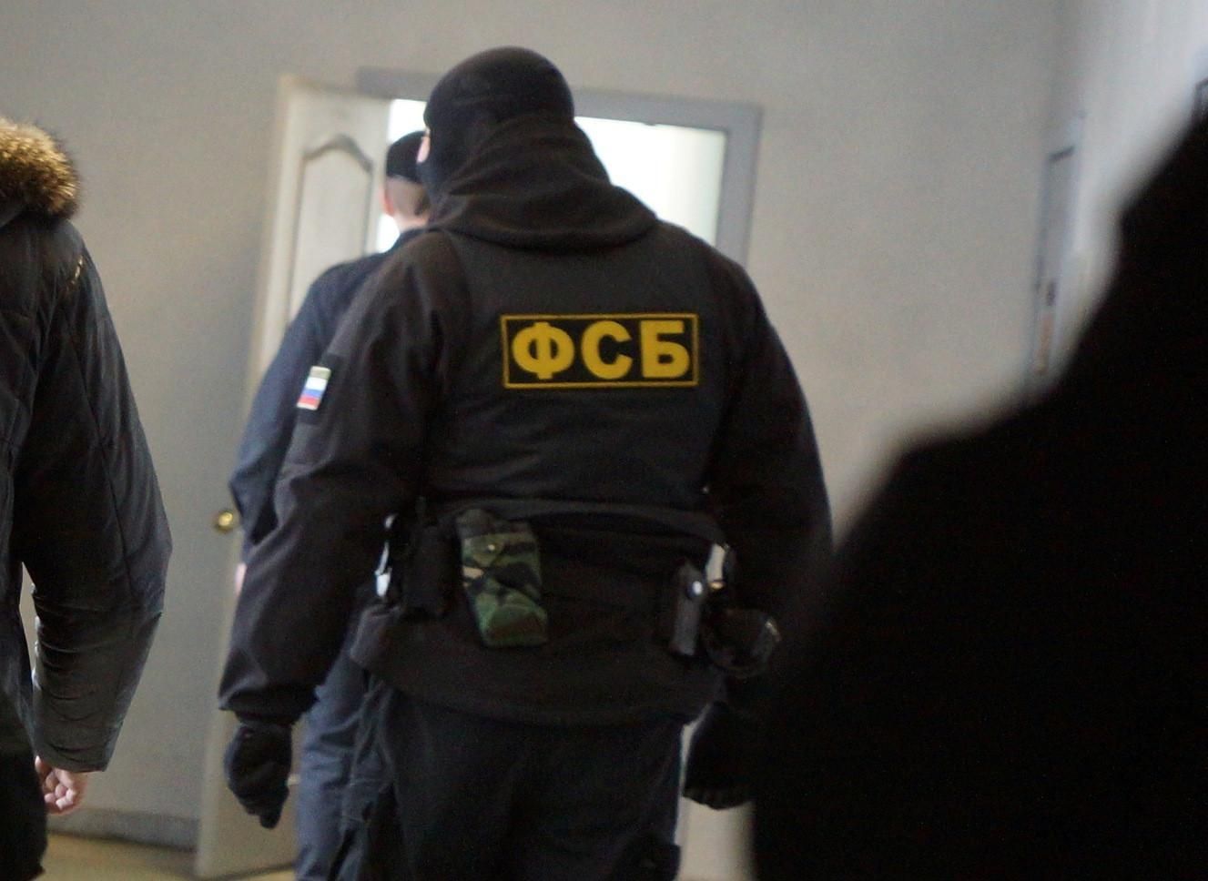 ФСБ России задержала двух крымских татар по подозрению в участии в "Хизб ут-Тахрир аль-Ислами"