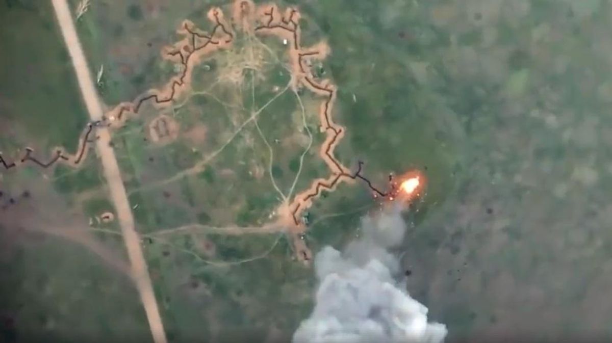Українські військові знищили ворожу БМП на Донбасі: яскраве відео Українські військові знищили ворожу БМП на Донбасі: яскраве відео