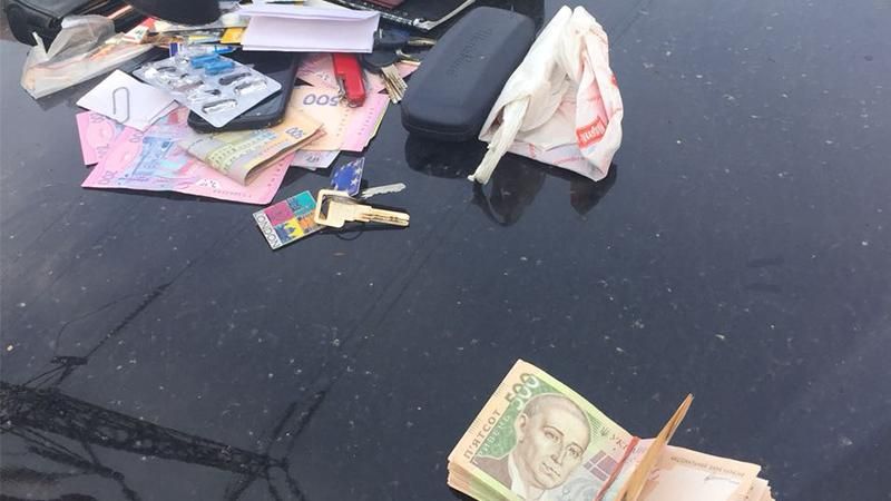 В Донецкой области на взятке задержали начальника таможенного поста В Донецкой области на взятке задержали начальника таможенного поста