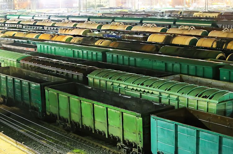 Забастовки железнодорожников бьют по экономике всей Украины, – экономист