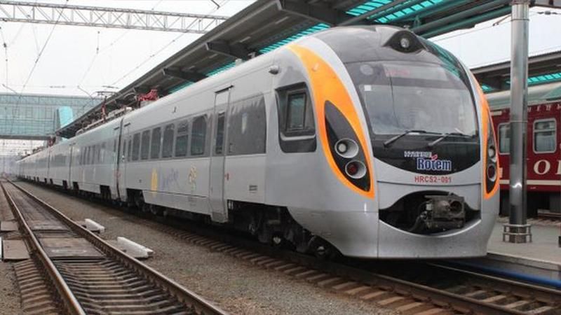 У потягах "Інтерсіті" запустять нову Wi-Fi послугу У потягах "Інтерсіті" запустять нову Wi-Fi послугу