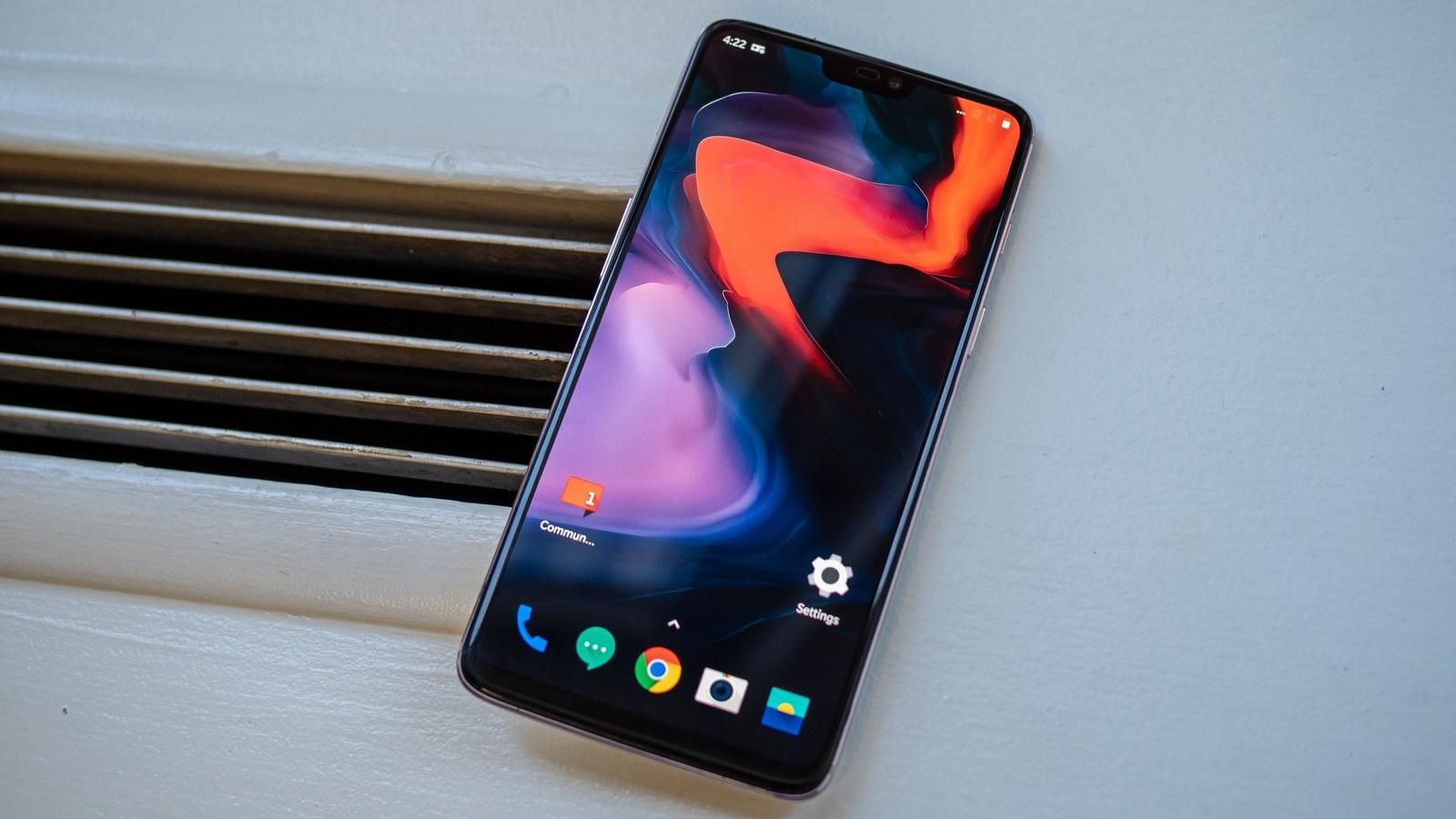 Виглядає ефектно: в мережі з'явилося відео OnePlus 6 із абсолютно прозорою задньою кришкою Виглядає ефектно: в мережі з'явилося відео OnePlus 6 із абсолютно прозорою задньою кришкою