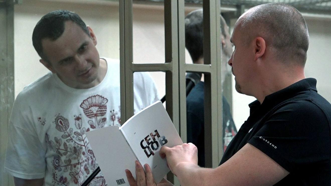 В Киеве из-за "политического характера" не захотели печатать плакаты с Сенцовым