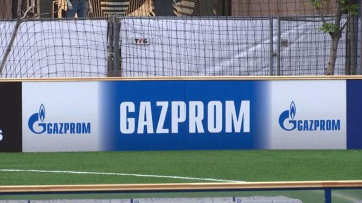Реклама "Газпрома" на Крещатике украинцев оскорбила, а вот на стадионах почему-то нет, – Гапонен Реклама "Газпрома" на Крещатике украинцев оскорбила, а вот на стадионах почему-то нет, – Гапонен