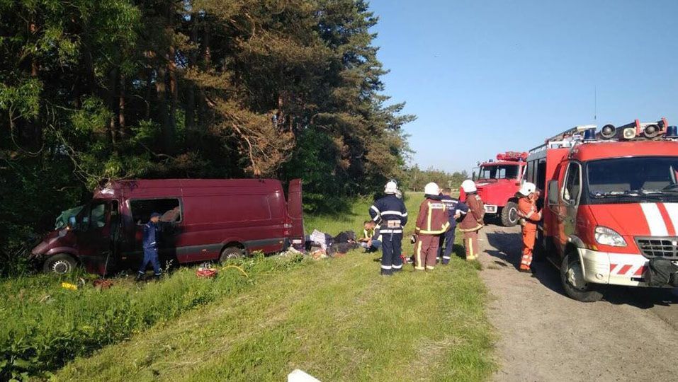 ДТП на Львівщині 23 травня 2018: загинуло 6 осіб - моторошні фото ДТП на Львівщині 23 травня 2018: загинуло 6 осіб - моторошні фото