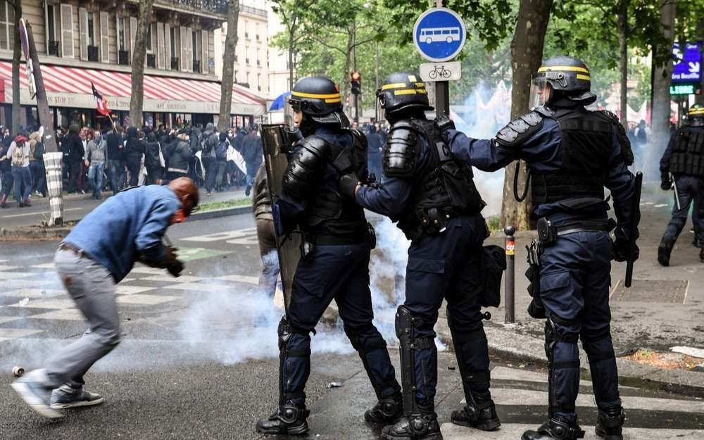 У Франції майже 140 тисяч людей вийшло на протести проти нової реформи: фото та відео