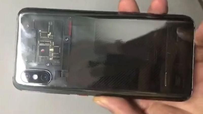 В мережі з’явились живі фото флагманського смартфону Xiaomi Mi 8 В мережі з’явились живі фото флагманського смартфону Xiaomi Mi 8