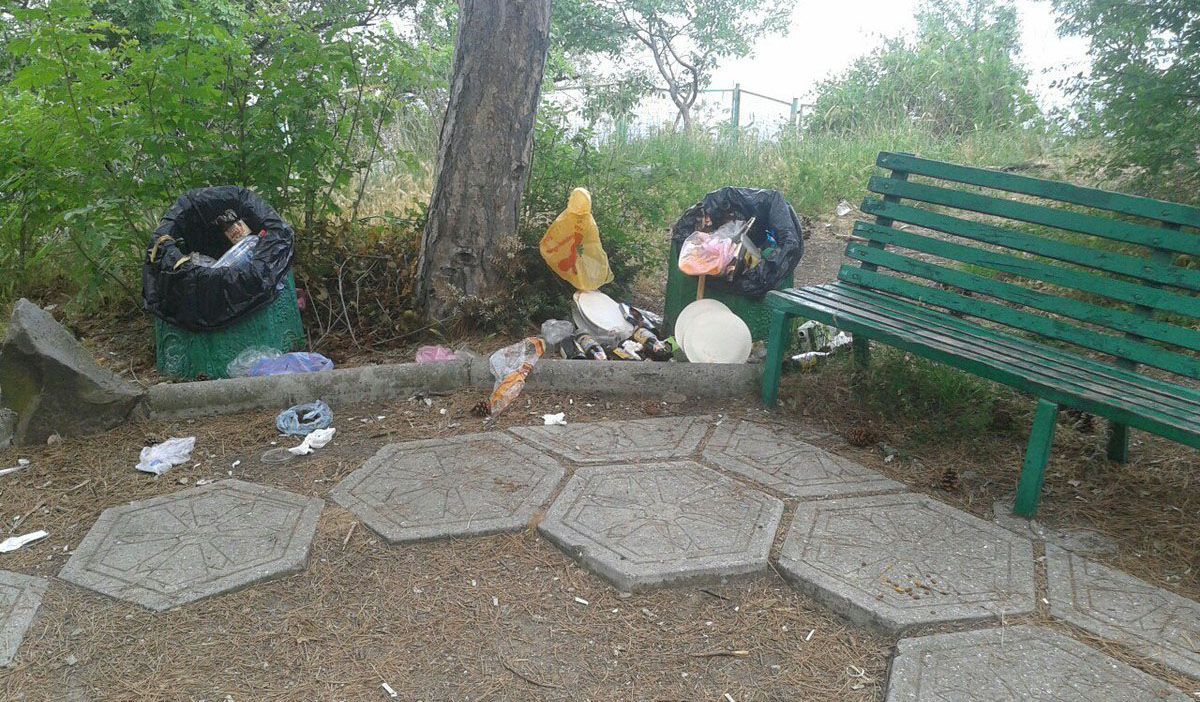 Мальовниче місце окупованого Криму перетворили на смітник: промовисті фото