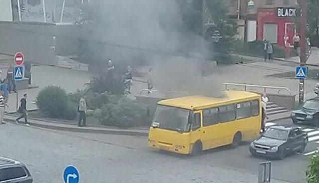 В оккупированном Донецке взорвалась маршрутка: фото