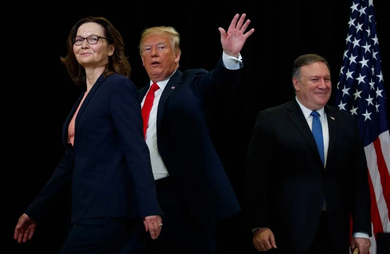 Джина Хаспел і Дональд Трамп Джина Хаспел і Дональд Трамп