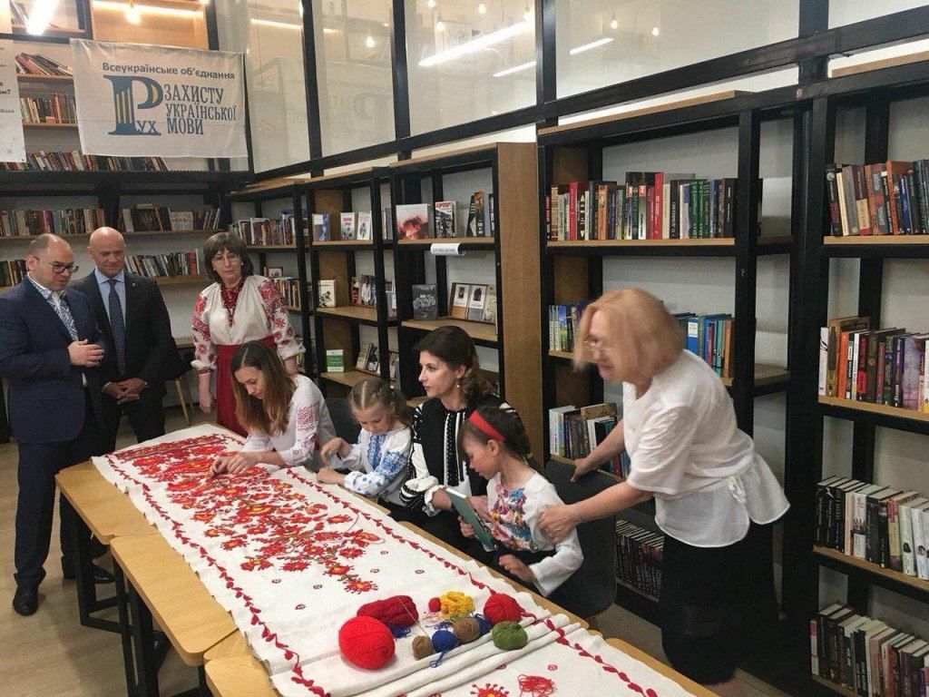 Дружина президента не вважає за потрібне відмежовуватись від підозрюваного Труханова, – Гнап Дружина президента не вважає за потрібне відмежовуватись від підозрюваного Труханова, – Гнап