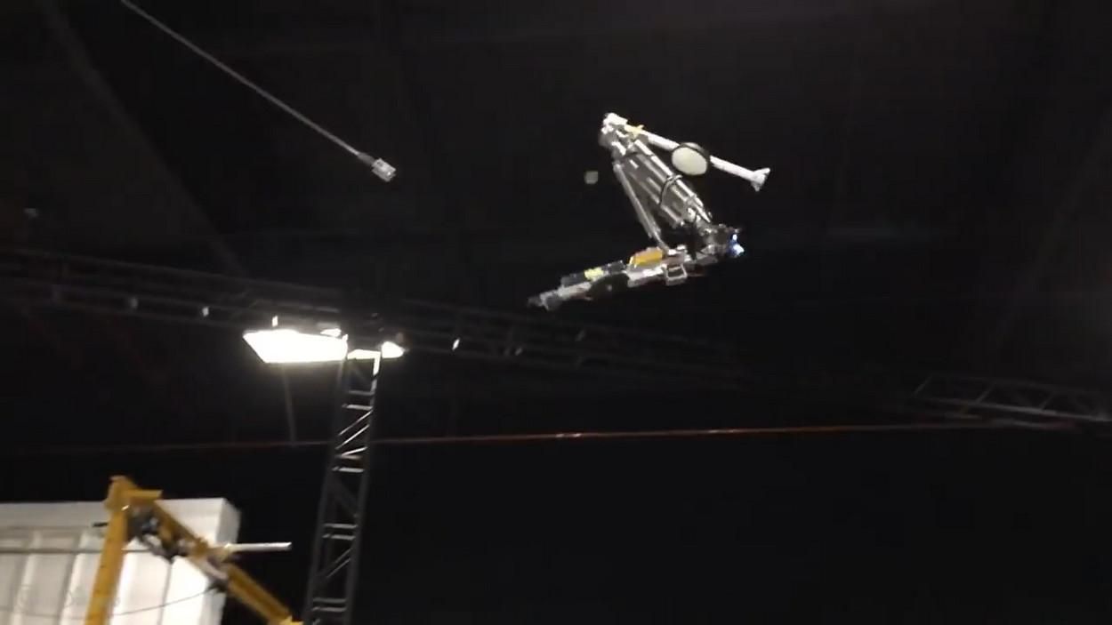 Disney представила первого робота, который выполняет сложные акробатические трюки Disney представила первого робота, который выполняет сложные акробатические трюки