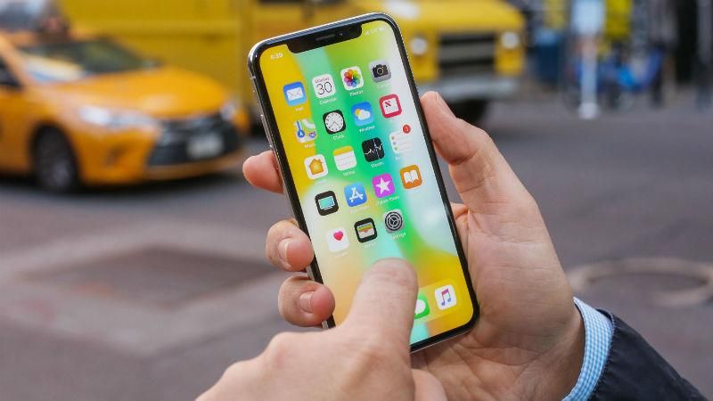 Пользователи массово жалуются на iPhone X