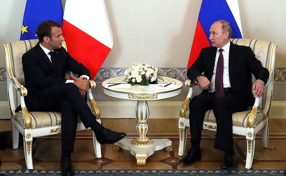 Путин с Макроном поговорили о войне на Донбассе