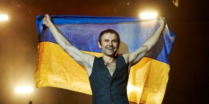 Фінал Ліги Чемпіонів у Києві: Вакарчук зіграє за "Друзів Шевченка" Фінал Ліги Чемпіонів у Києві: Вакарчук зіграє за "Друзів Шевченка"