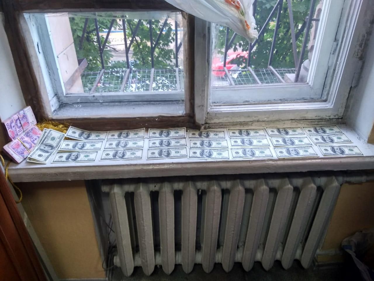 В Днепре "на горячем" разоблачен судья-взяточник В Днепре "на горячем" разоблачен судья-взяточник