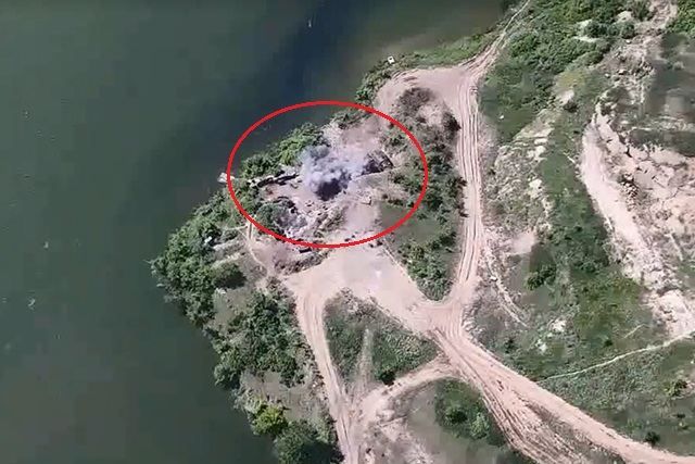 На відео з дрону зняли удар сил ООС по проросійських бойовиках на Донбасі: промовисті кадри