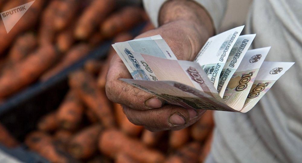 Сколько зарабатывают жители оккупированной Горловки: журналист озвучил суммы Сколько зарабатывают жители оккупированной Горловки: журналист озвучил суммы