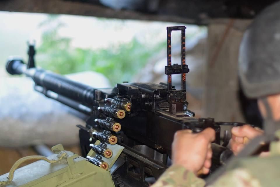 Проросійські бойовики знову застосували важке озброєння, двоє бійців поранені, – ООС Проросійські бойовики знову застосували важке озброєння, двоє бійців поранені, – ООС