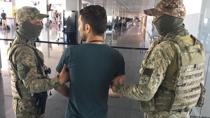 В "Борисполе" пограничники задержали иранца, который заявил, что он террорист