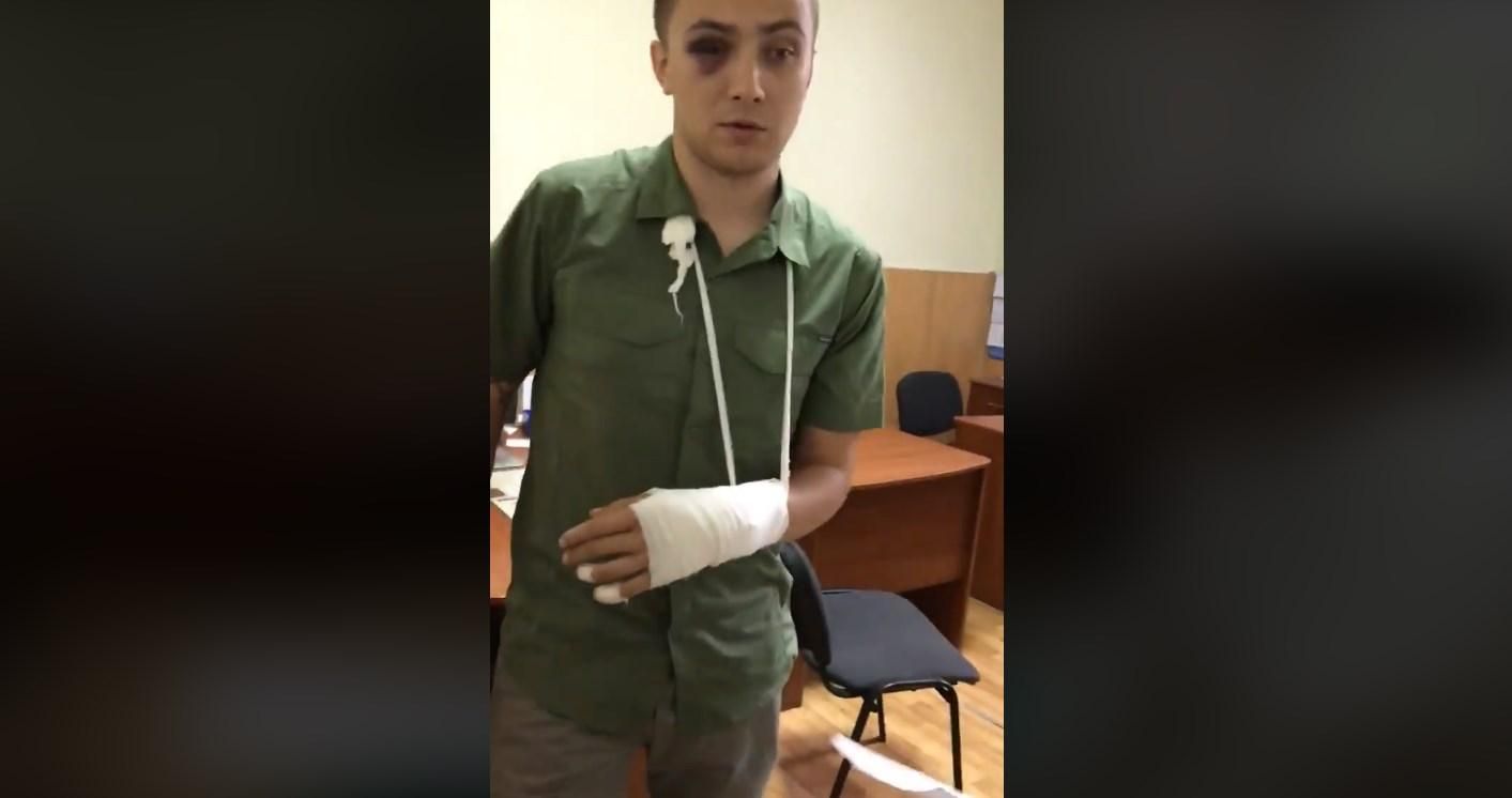 Лікарі відмовляються оглядати Стерненка і колоти знеболювальне після операції Лікарі відмовляються оглядати Стерненка і колоти знеболювальне після операції