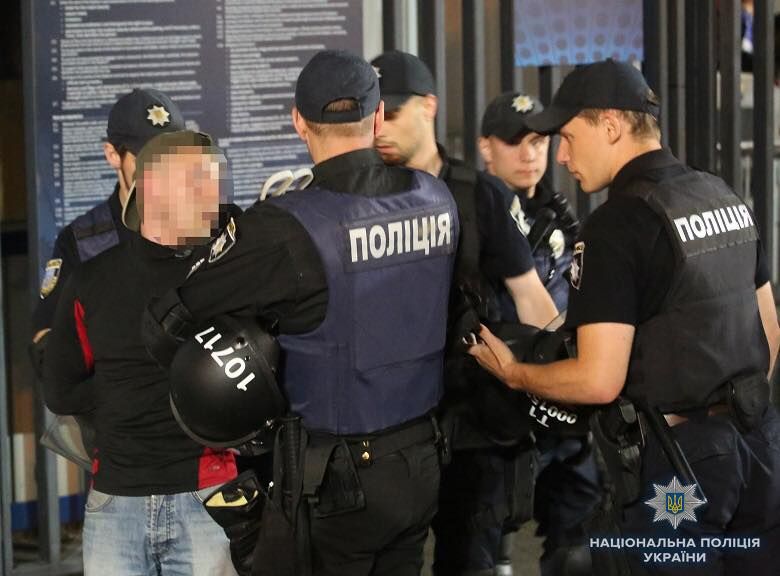 В полиции сообщили о столкновениях между болельщиками после финала Лиги чемпионов в Киеве