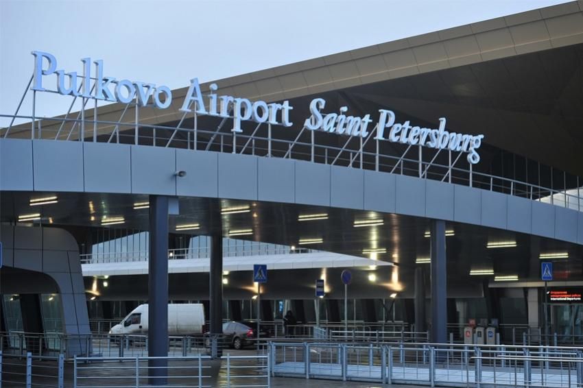 У російському аеропорту виник масштабний збій: пасажири залишились без багажу